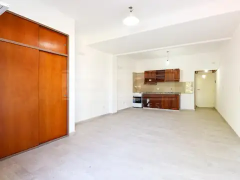 12 de Octubre al 6500 entre Solís y Mármol