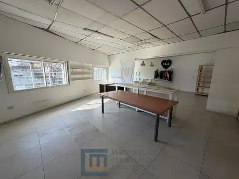 Planta en esquina de 160 m2 Apto profesional y comercial en Superí y Balbin