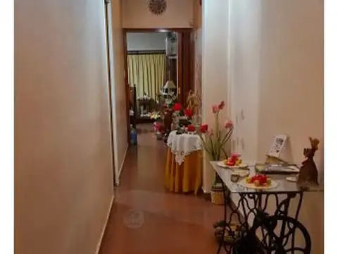 Casa 4 ambientes + depto