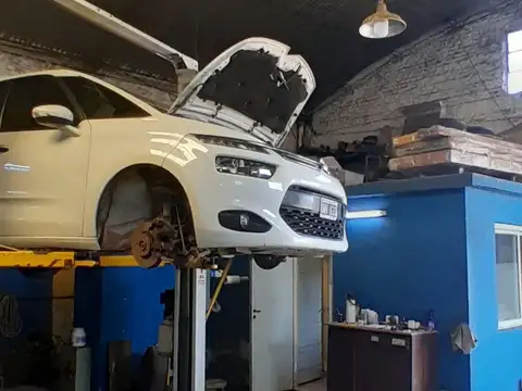 VENTA DE LOCAL COMERCIAL MAS DOS GALPONES