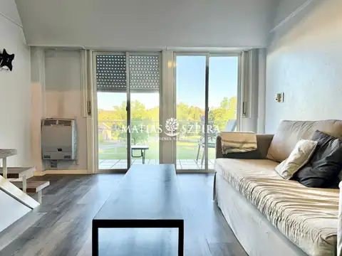 Casa en Alquiler con 1 cochera