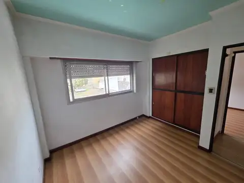 Depto. en primer piso de 3 ambientes Zona San Juan