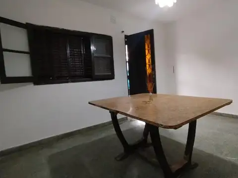 Casa 3 ambientes con 2 baños