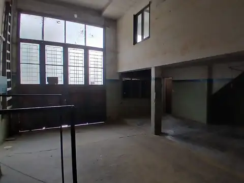 Galpon en Alquiler 30  mts Fondo