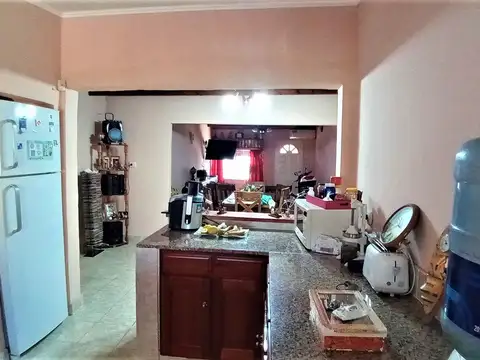 Casa 5 ambientes con 2 baños
