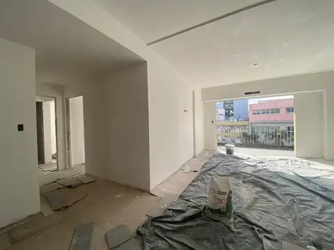 Venta departamento 3 ambientes con balcón en Saavedra