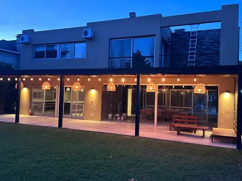 Casa en Alquiler de 4 dormitorios