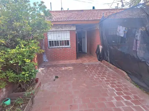 Departamento en alquiler de 2 amb con cochera en Isidro Casanova