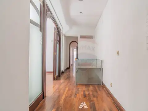 Casa 8 ambientes con 3 baños