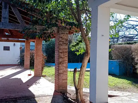 La Reja ubicación residencial Chalet Quinta con piscina