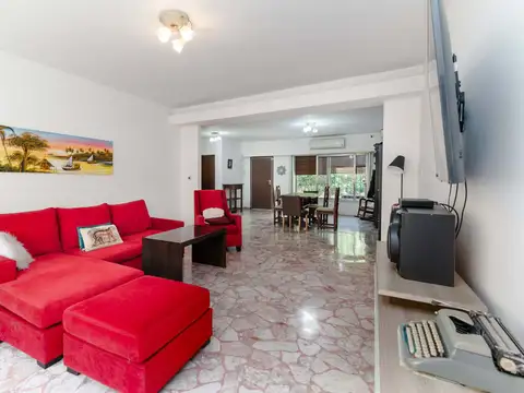 Casa en Venta en Villa del Parque, USD 420.000