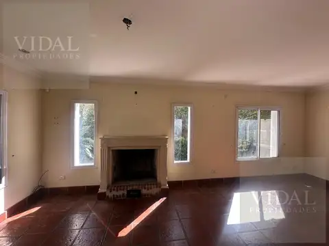 Casa 5 ambientes con 3 baños