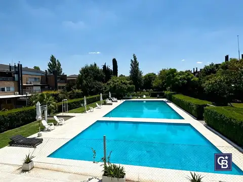 Venta de Departamento con renta 24 meses | Jardín propio, cochera y baulera | Las Mercedes Pilar