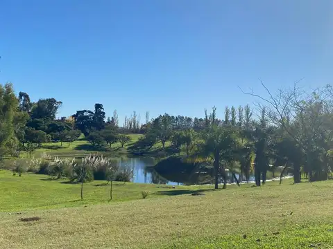 Excelente Terreno en venta y B° Chacras de La reserva