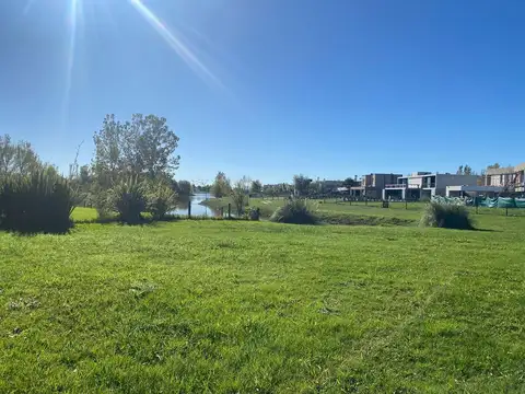 Terreno en Venta 30  mts Fondo