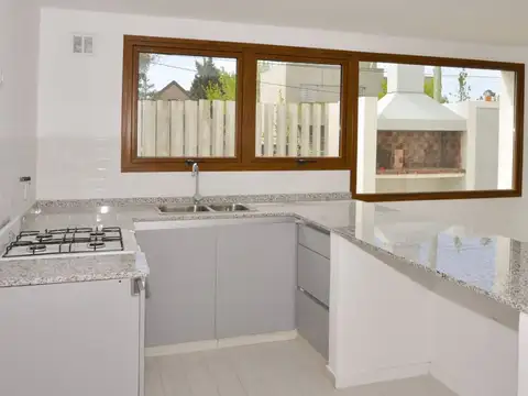 Duplex de 3 dormitorios en venta - City Bell