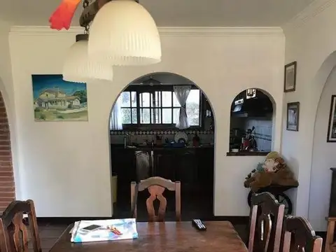 Casa 5 ambientes con 4 baños