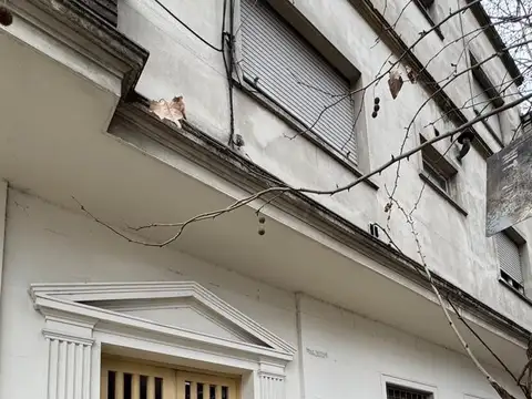 2amb Frente 40mts b 100mts Av Rivadavia