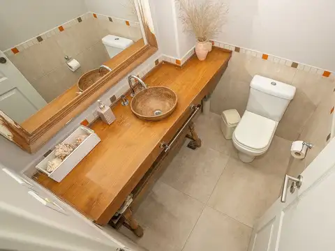 Casa 5 ambientes con 2 baños