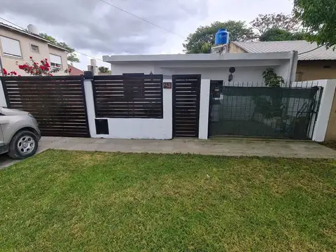 VENTA CASA 3 AMB LOS PINARES CON JARDIN Y QUINCHO