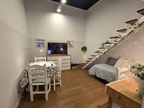 Depto Tipo Casa 2 ambientes con 1 baño
