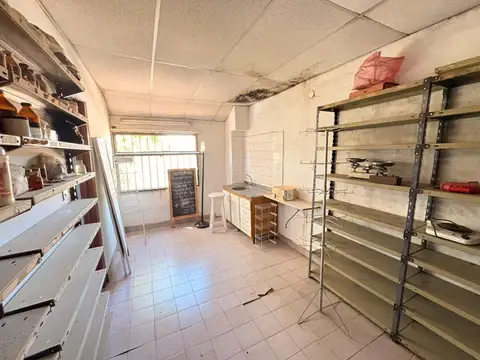 Don Torcuato - Bº Colcas (Central 424) Local comercial de 64 m2 + 38 m2 Entrepiso