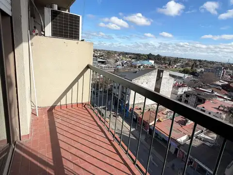 2 AMBIENTES CON BALCÓN