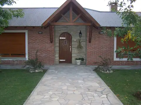 Chalet con excelente ambientación