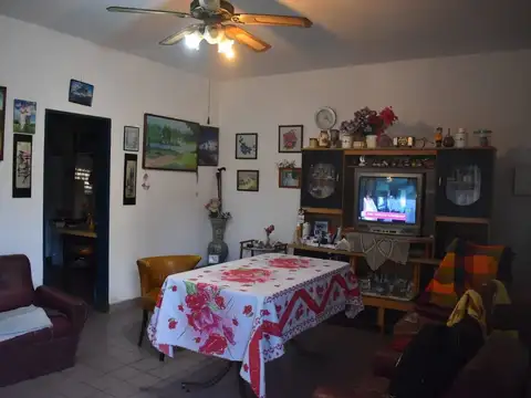 Casa 4 ambientes con 1 baño