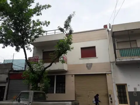 NUEVO VALOR  4 AMBIENTES,CON PATIO Y TERRAZA   PRIMER PISO POR ESCALERA   AMPLIO Y LUMINOSO