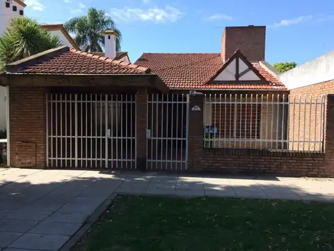 Lindo chalet en San Miguel -  ¡Tres ambientes apto crédito!