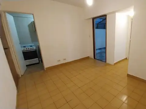 Departamento en Caballito con patio Ap/ Prof