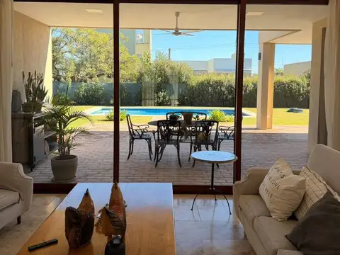 Casa en San Nicolas De Los Arroyos