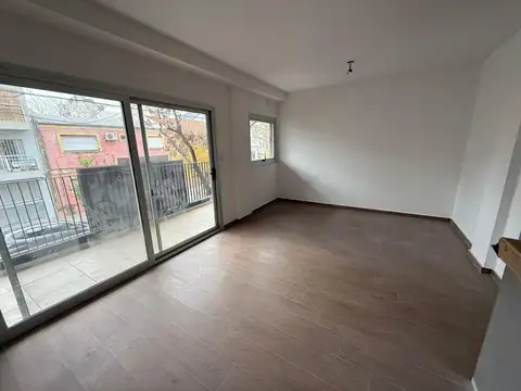 Departamento en Venta en Parque Chacabuco, USD 110.000