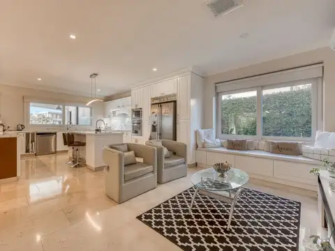 Casa en Alquiler al Este
