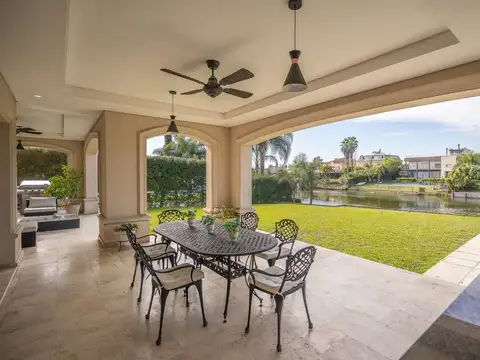 Casa en Alquiler de 4 dormitorios