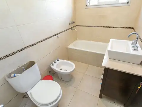 Departamento 5 ambientes con 2 baños