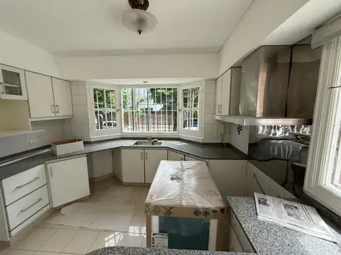 Casa 5 ambientes con 4 baños