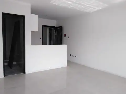 Ov. Lagos 1500, Piso 1