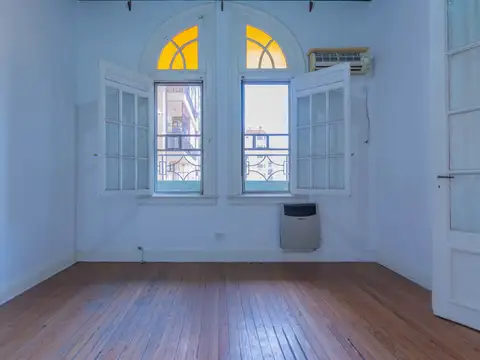 Av. Hipólito Yrigoyen 1500