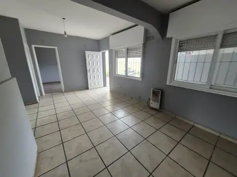 Depto Tipo Casa en Alquiler en Merlo, $ 750.000