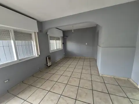Depto Tipo Casa en Alquiler de 3 ambientes