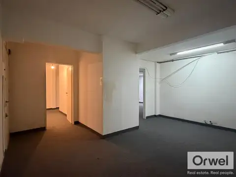 Oficina 4 ambientes con 1 baño