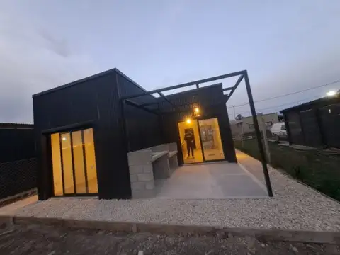 Casa 3 ambientes con 2 baños