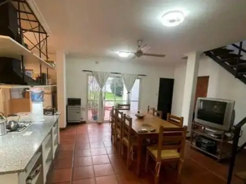 Casa en venta - 3 Dormitorios 2 Baños - 300mts2 - Tandil