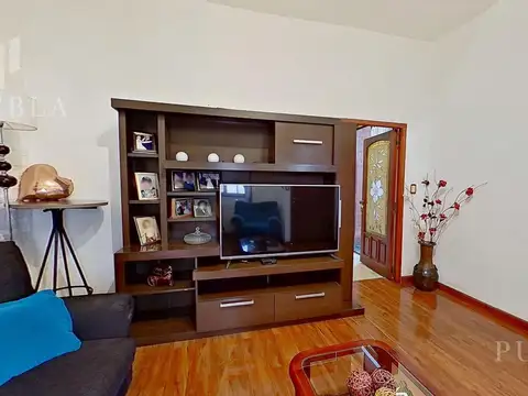 Depto Tipo Casa en Venta en Pompeya, USD 145.000