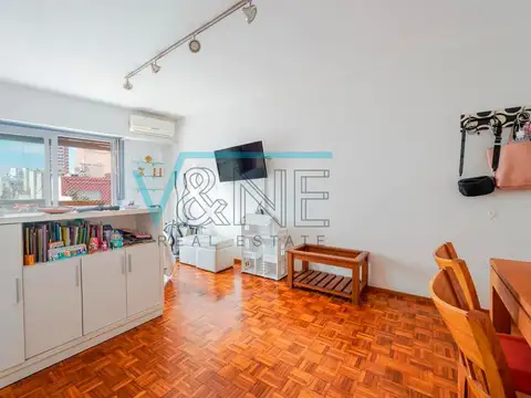 Impecable y amplio dos ambientes piso alto todo luz