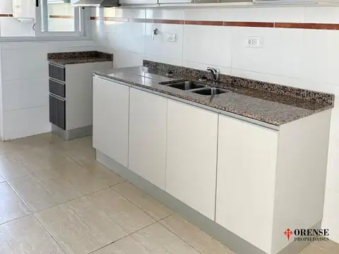 San Martín 2100, Piso 13°