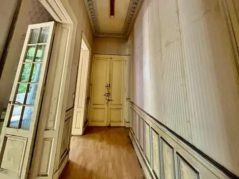 Venta Semi piso 6 amb muy amplio, balcon al frente Ideal Vivienda y/o Uso Profesional- Caba