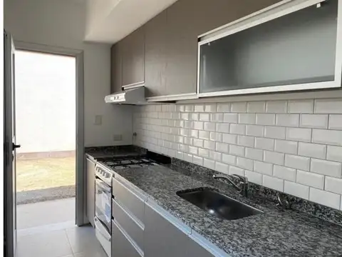 Depto Tipo Casa en Venta en Zárate, USD 50.000